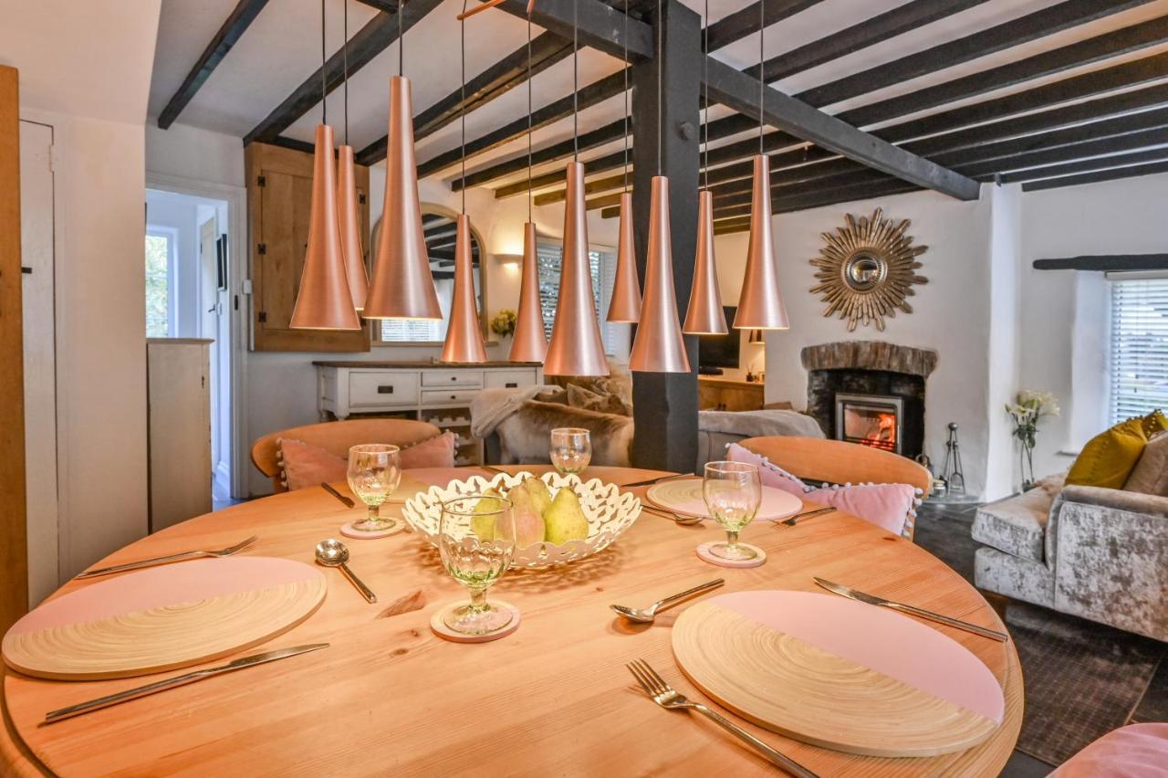A Superb Bijou Retreat With Jacuzzi Near An Excellent Village Pub Yelverton Εξωτερικό φωτογραφία
