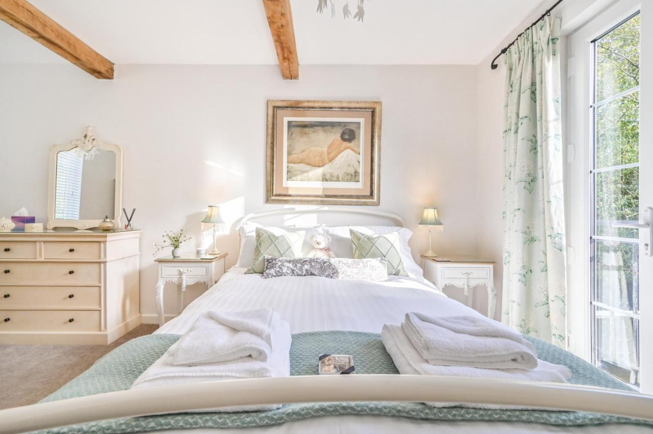 A Superb Bijou Retreat With Jacuzzi Near An Excellent Village Pub Yelverton Εξωτερικό φωτογραφία